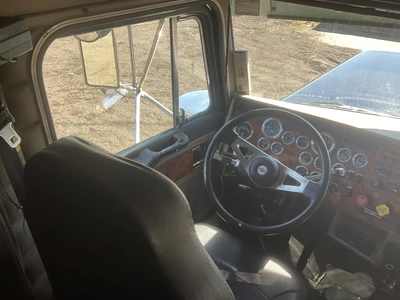USED 2000 PETERBILT 379