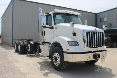 New | in-Stock 2026 INTERNATIONAL HX Cab Chassis trucks Texas US | Roll Off Truck World #1491798