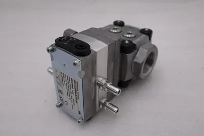 NEW KROM SCHRODER VRH125R05AE/PP/PP Gas Pressure Regulator STOCK H1383