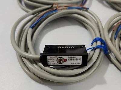 NEW Omron E3S-LS3C1D
