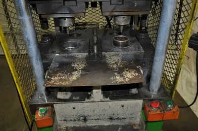 25 TON NINGBO BEILUN HYDRAULIC PRESS