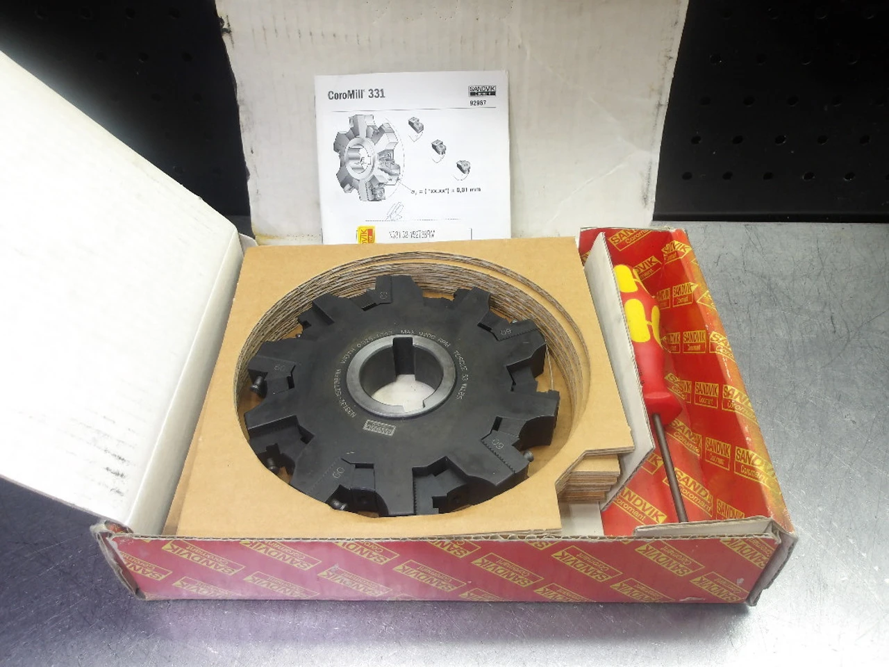 Sandvik 6" Indexable Slot Milling Cutter 1.5" Arbor N331.32-152T38RM (LOC2688D)