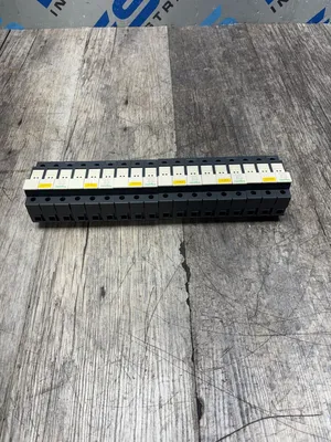 SCHNEIDER DF103 Electrical/PLC/Automation | ESS Industrial Equipment Sales (3)