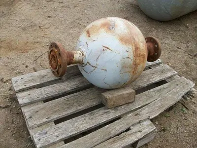 USED FLUID KINETICS PDS 2.5-18T-600 PULSATION DAMPENER / ACCUMULATOR