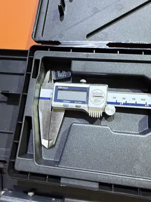 Mitutoyo Absolute AOS Digimatic Digital Caliper 0-12" & Mitutoyo Absolute IP67 Coolant Proof Digital