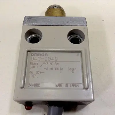 USED OMRON D4C-9049