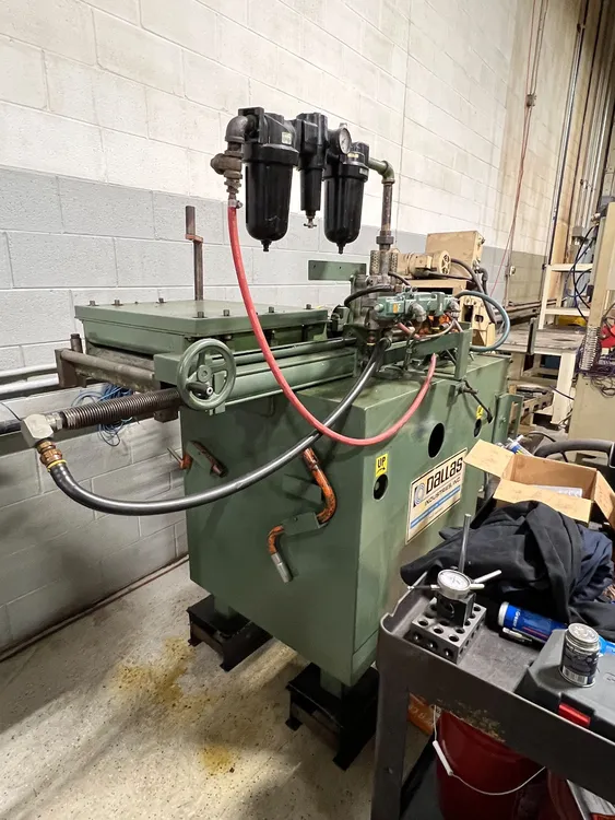 Used DALLAS D325 Air Feeders Michigan US | Universal Press & Machinery (UPM) #883180
