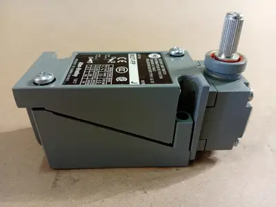 NEW ALLEN-BRADLEY 802T-FP
