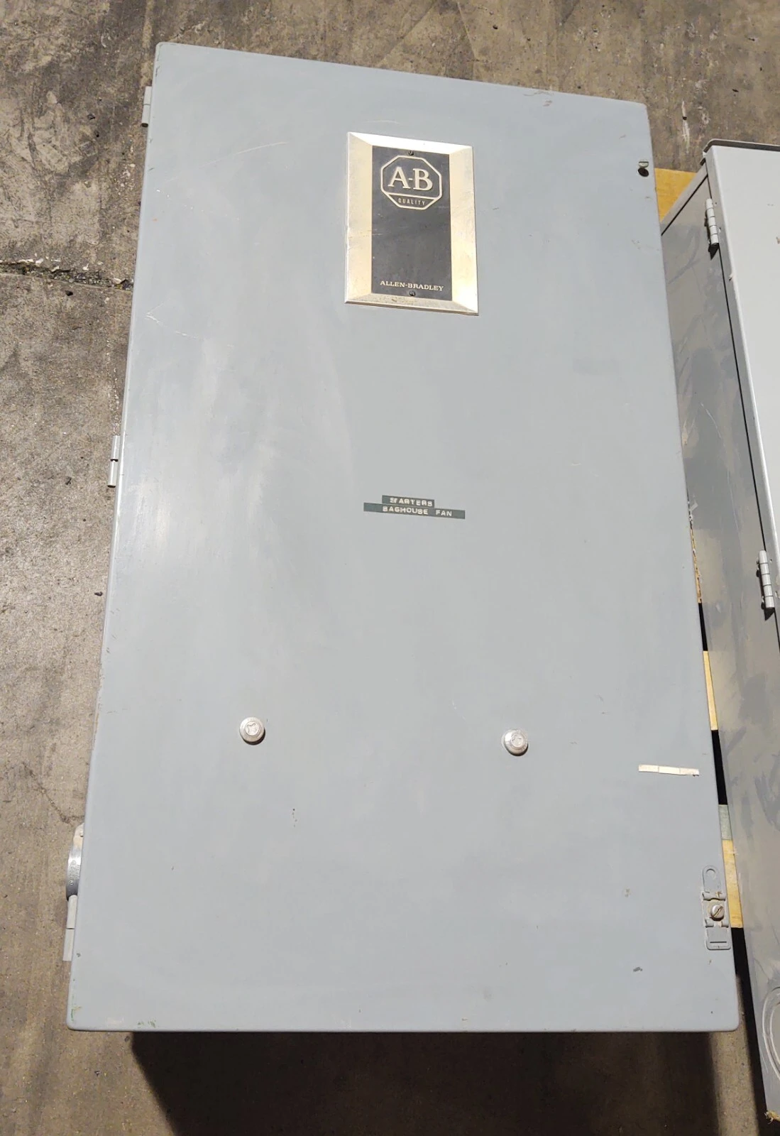 Allen Bradley 40 x 23 x 9 Enclosure 4PW 530-SAB 150hp Motor Starter Cabinet