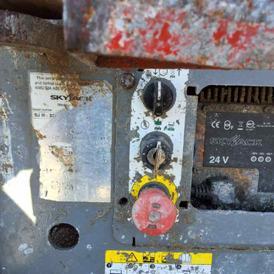USED 2014 Skyjack SJ3219
