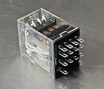 OMRON WY4N-D2 Relay Box - Lot of 7. Loc4E-31