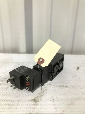 AV D2003AAVR 5-Way Solenoid Valve w/ 24VDC Solenoid Coil