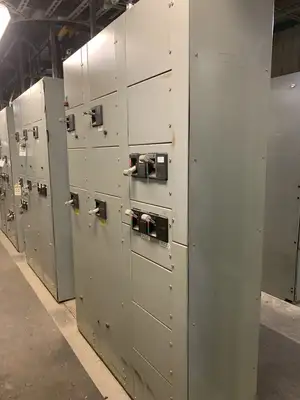 Five Star Double-Sided Motor Control Center (MCC), 600V Max., 1000A, 11 Buckets