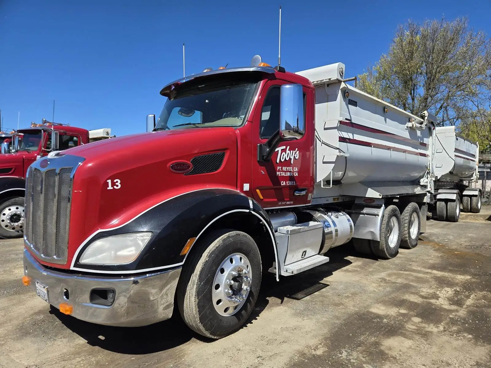USED 2015 PETERBILT 579