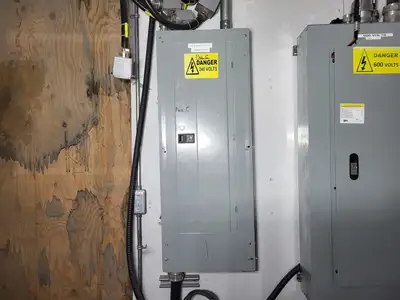 5 kV E-House Genset Control Room PDC w/ 9 x 1200 amp Breaker