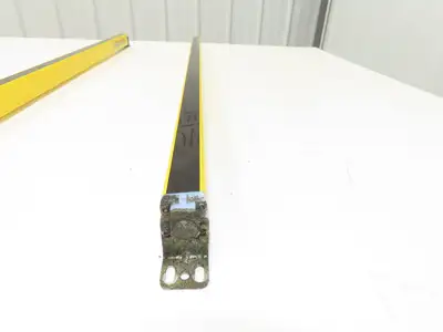 Schmersal SLC440COM-ER-0890-14 Safety Light Curtain Transmitter & Receiver Set