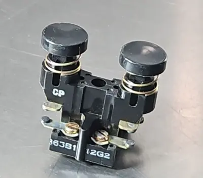 GE 365B112G2 Double Push Button Switch. Loc4D28