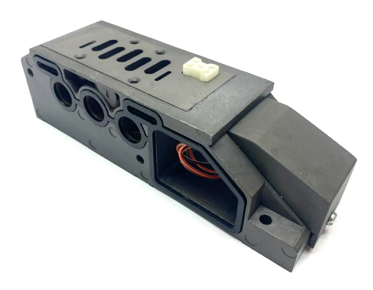 962N91 | Ross Controls  Pneumatic Solenoid Sub-Base Manifold 5-Port 5-Pin Connector - Used