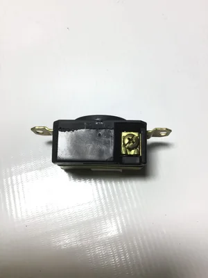 Turnlok L520-R Black Receptacle 20A 125V 2P 3W NEMA L5-20R (Lot of 6)
