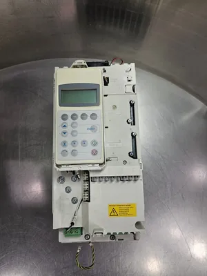 ABB ACS800-U1-0025-5+P901 ABB 34A 460V 25HP Drive Loc1C