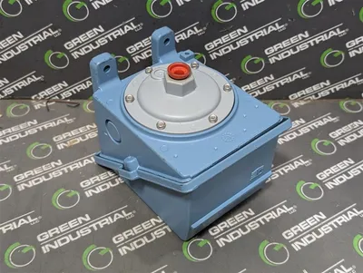 United Electric J402-454 9853 Pressure Switch 0-30 PSI New NIB