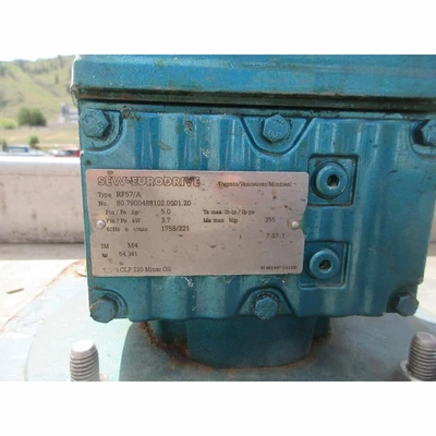 500 Gallon Stainless Steel Tank With 5HP Mixer