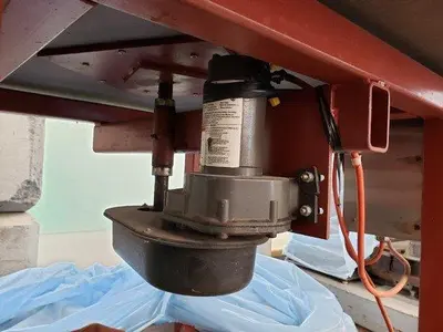 Rotating Berry Feeder