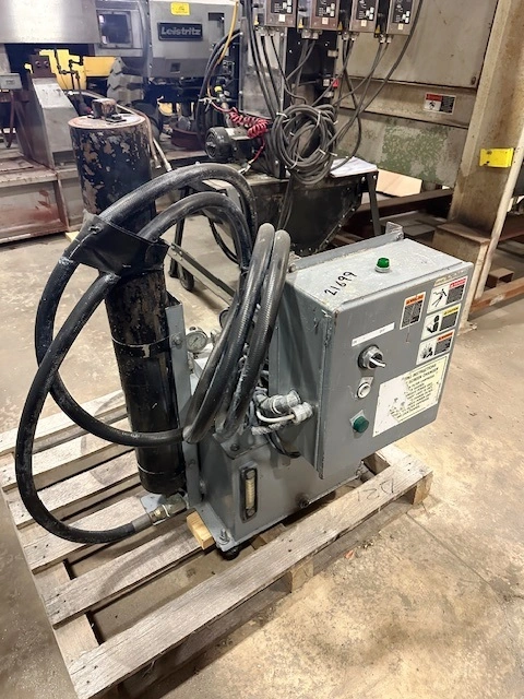 Hydraulic Pumping System With High Pressure Accumulator