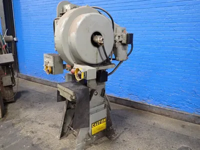 Used JOHNSON OBI16 O.B.I. Presses Ohio US | HGR 24 #904248