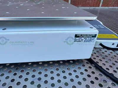 Used THERMO MAXQ 2000 BENCHTOP CO2 RESISTANT SHAKER 88881101 W/ THERMO CONTROLLER Shakers California US | Equipment Lab #1302397