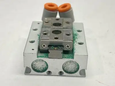 MHF2-8D | SMC  Pneumatic Gripper 8mm Bore Short Stroke -  For parts or not working
