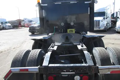 Used 2010 INTERNATIONAL 9200 Conventional trucks Manitoba CA | Conquest Truck & Auto Sales #1421375