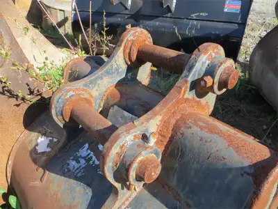 Used CATERPILLAR 2522600 Earth Buckets New York US | Abele Tractor #1343100