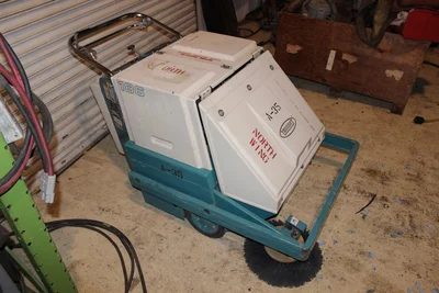 USED TENNANT 186
