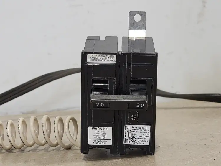 Used SIEMENS BG220 Switchgears British Columbia CA | Lenmark #241163