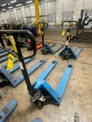 Used _UNKNOWN_ _UNKNOWN_ Pallet Trucks North Carolina US | Myron Bowling Auctioneers Inc #1543560