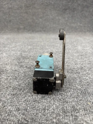 Used Micro Switch LSR1A Relays & Switches California US | Davliegogo LLC #1706191
