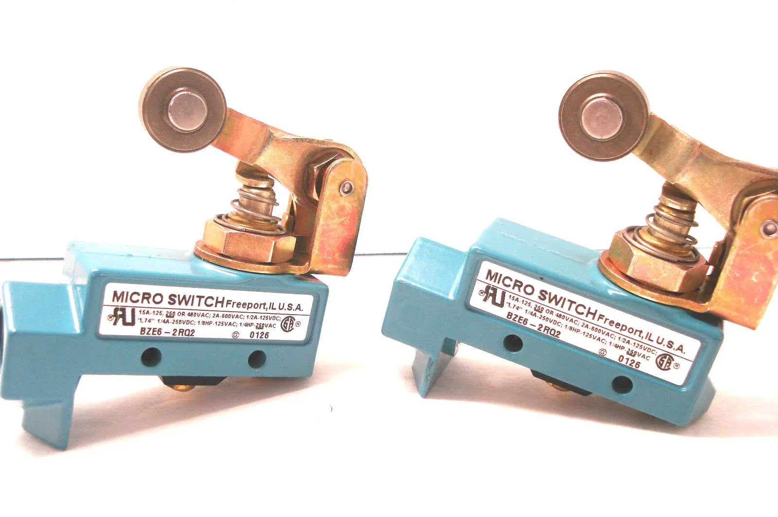 2 NEW MICRO SWITCH BZE5-2RQ2