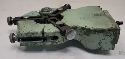 USED MONARCH STEADY REST
