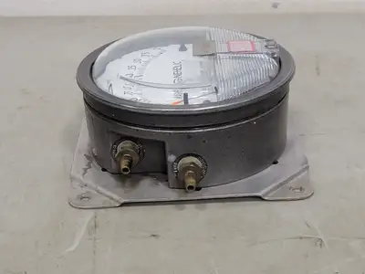 USED MAGNEHELIC 2002C