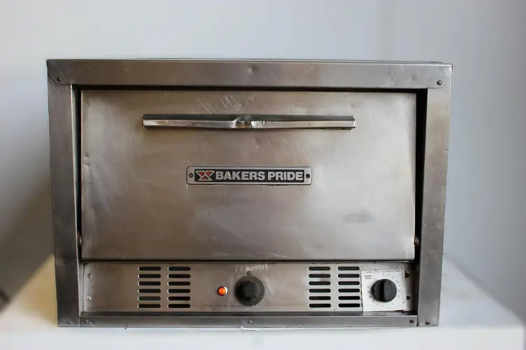 Used BAKERS PRIDE P22S Pizza Equipment British Columbia CA | Surrey Food Equipment #434599