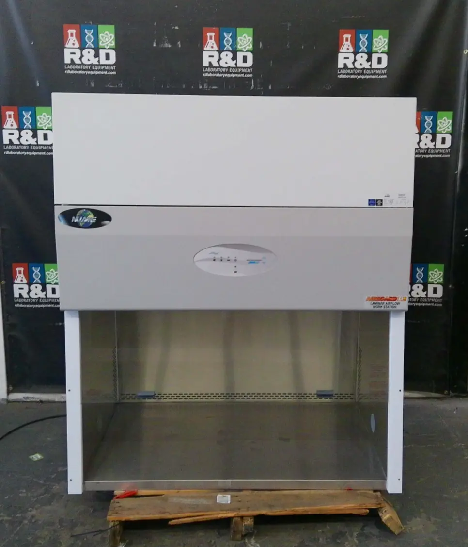 Used _UNKNOWN_ _UNKNOWN_ Laminar Flow Hoods California US | R&D Laboratory Equipment #1419591