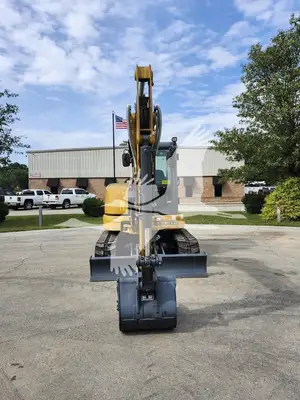 USED 2022 XCMG XE55U