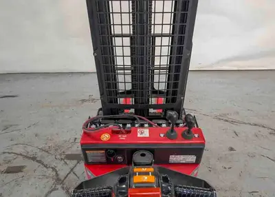 USED 2018 RAYMOND RSS40