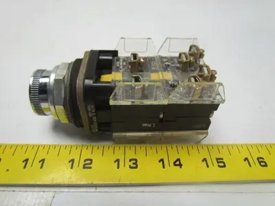 Allen Bradley 800T-KD1-VD2-VD3-VD4-XA2 30mm Cam Selector PB w/ 4 Contacts Black
