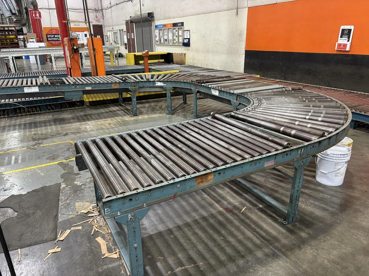 80 feet of 40" wide Bundle Tyer line shaft conveyor