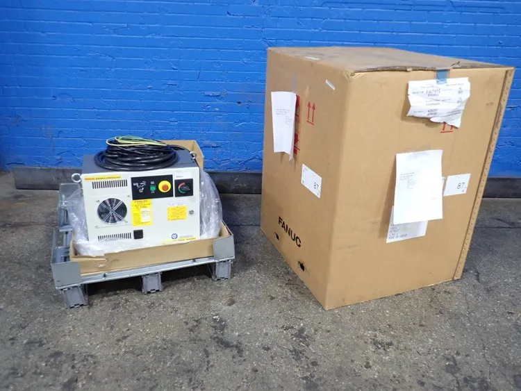 Used FANUC A05B2651B021 / R30IB Robots Ohio US | HGR 24 #891406
