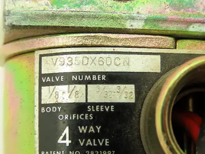 Honeywell Skinner V935DX60CN Solenoid Valve 4-Way NO 120V 50 PSI 1/4" NPT