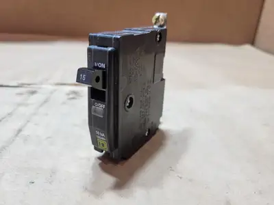 Used SQUARE D QOB115 Switchgears British Columbia CA | Lenmark #1438655