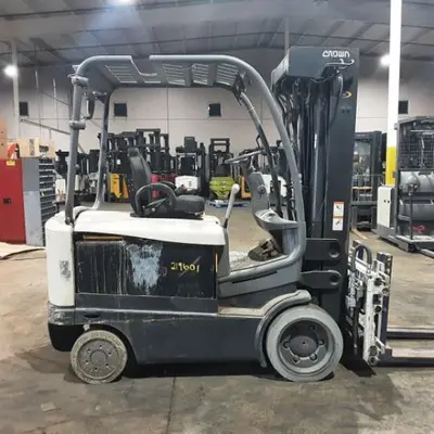 USED 2019 CROWN FC5245-50